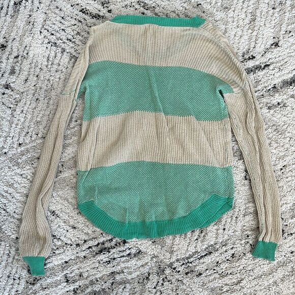 Teal & Cream Sweater! - Picture 4 of 4